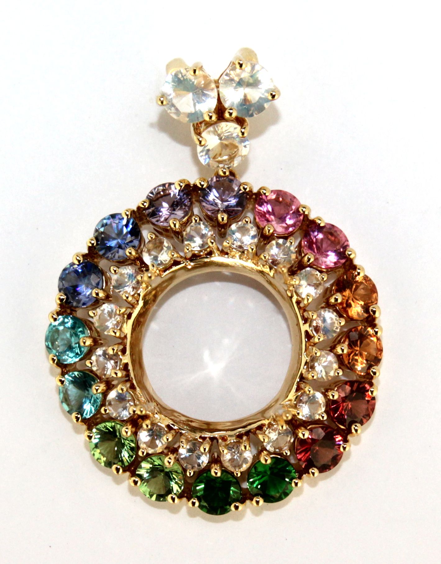 Rainbow gemstone pendant Design Classique